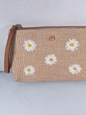 LC Lauren Conrad Rattan Wicker Wristlet Zippered Clutch With Daisies Purse